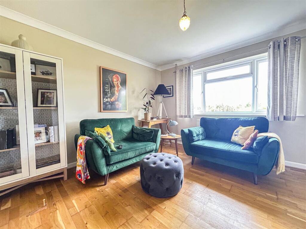 House in Weymouth, Dorset - More