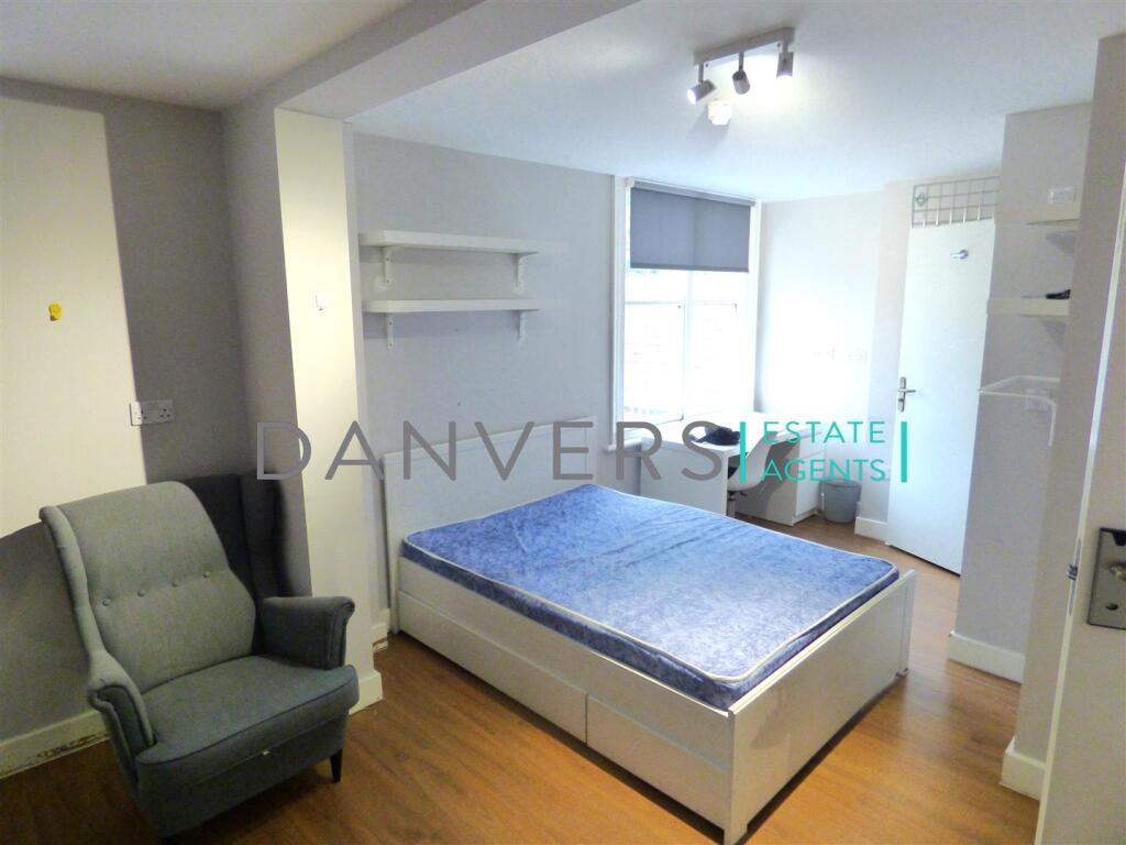 1 bedroom house share for rent