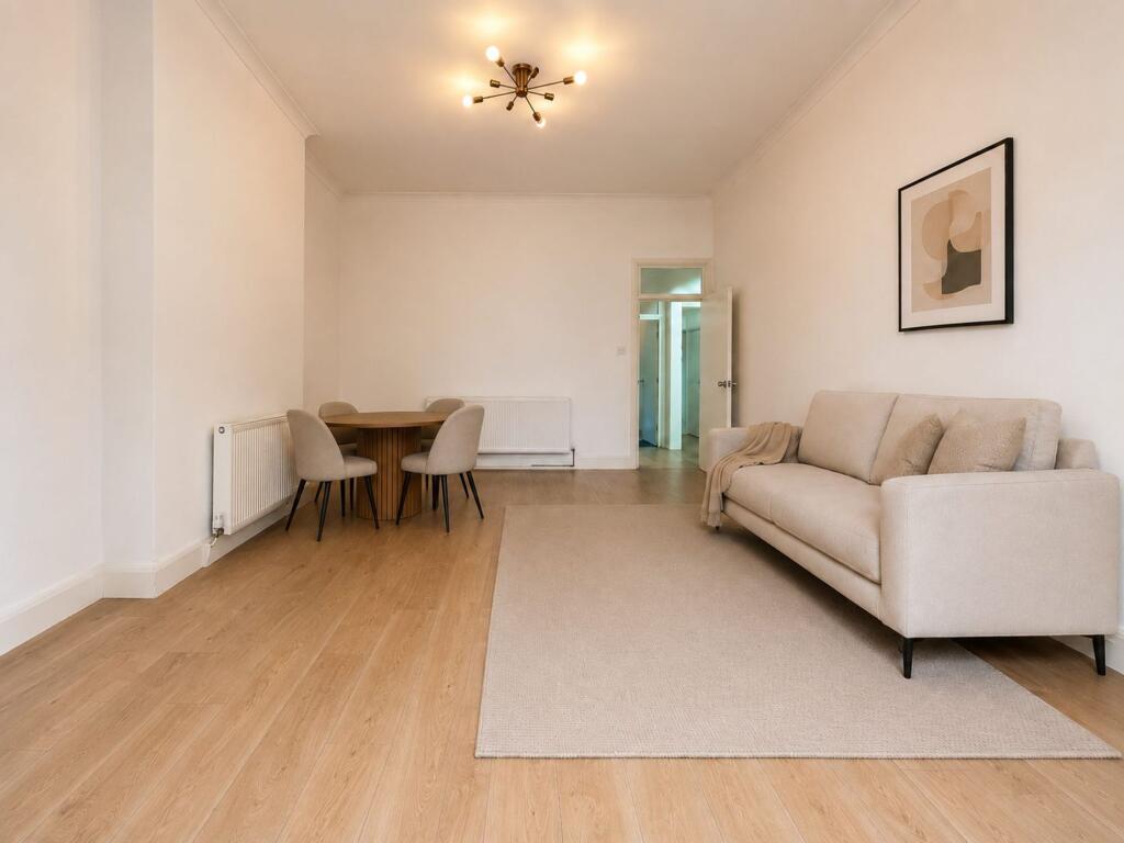 House in London - View 5