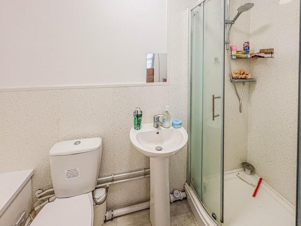 1 bedroom house share for rent