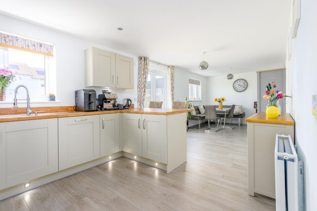 House in Inverkeithing, Spencer Fields, Fife - View 3