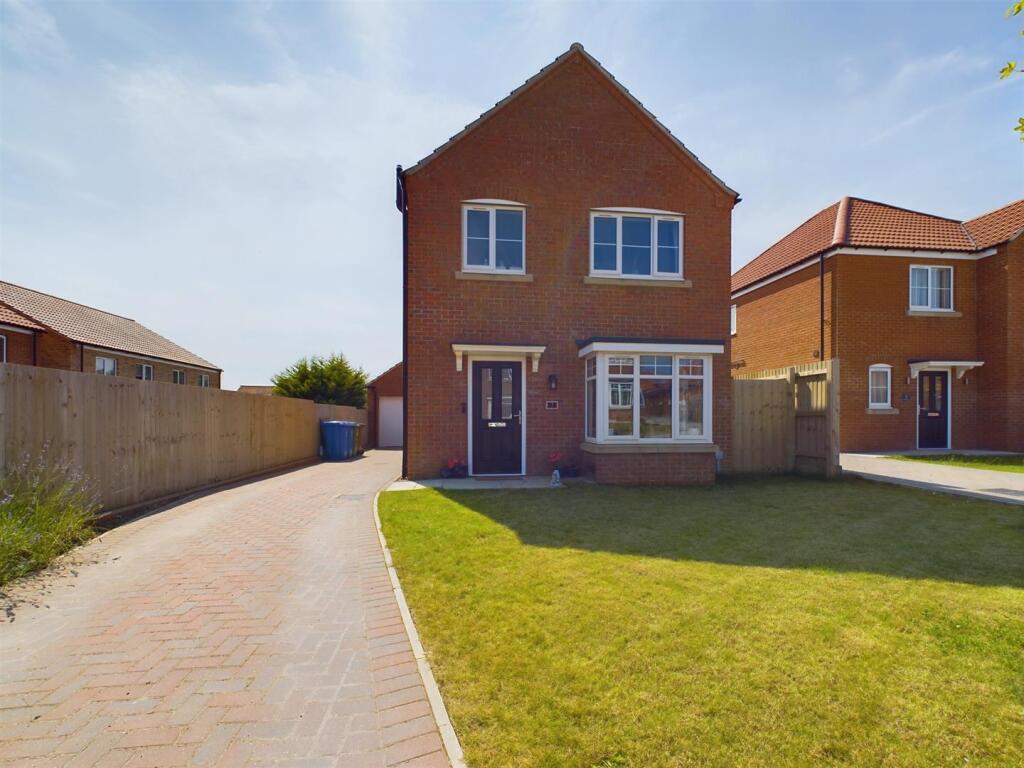 3-bed detached on Redcap Drive, Bridlington, £254,000
