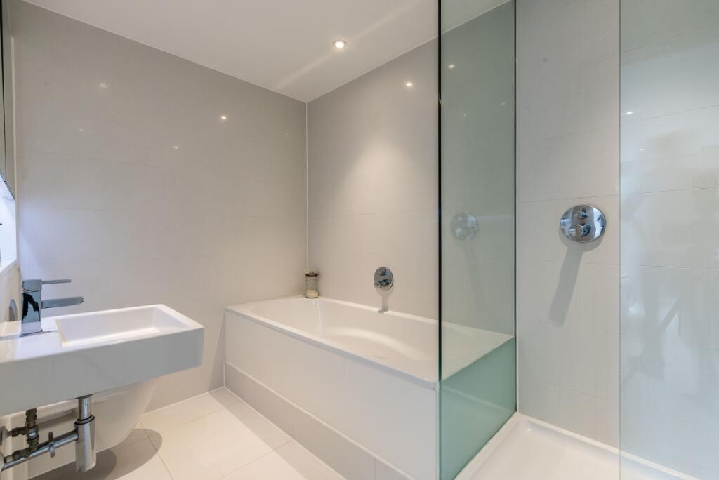 Apartment in London - View 5