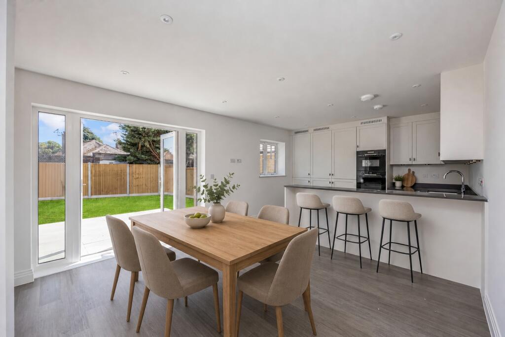 House in Twickenham - More