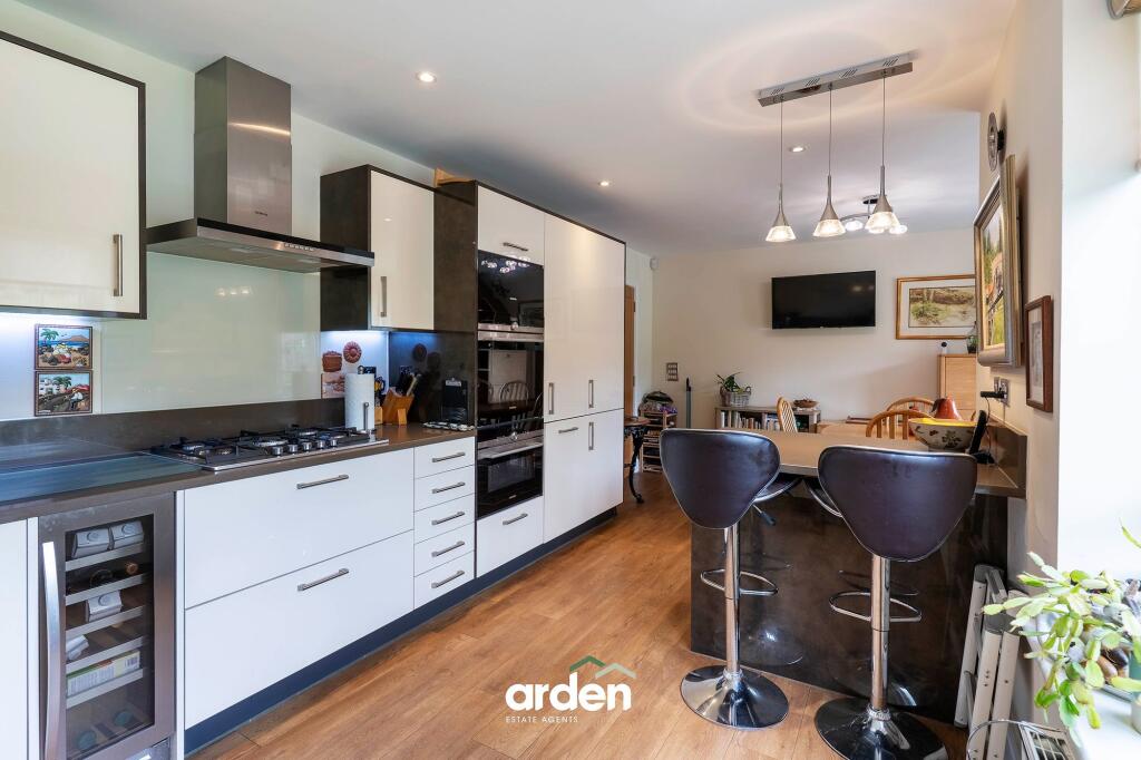 Butterwick Close, Barnt Green, B45 photo 4