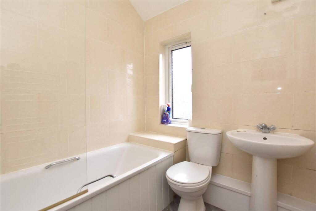 Charlton Place, Leeds, West Yorkshire photo 5