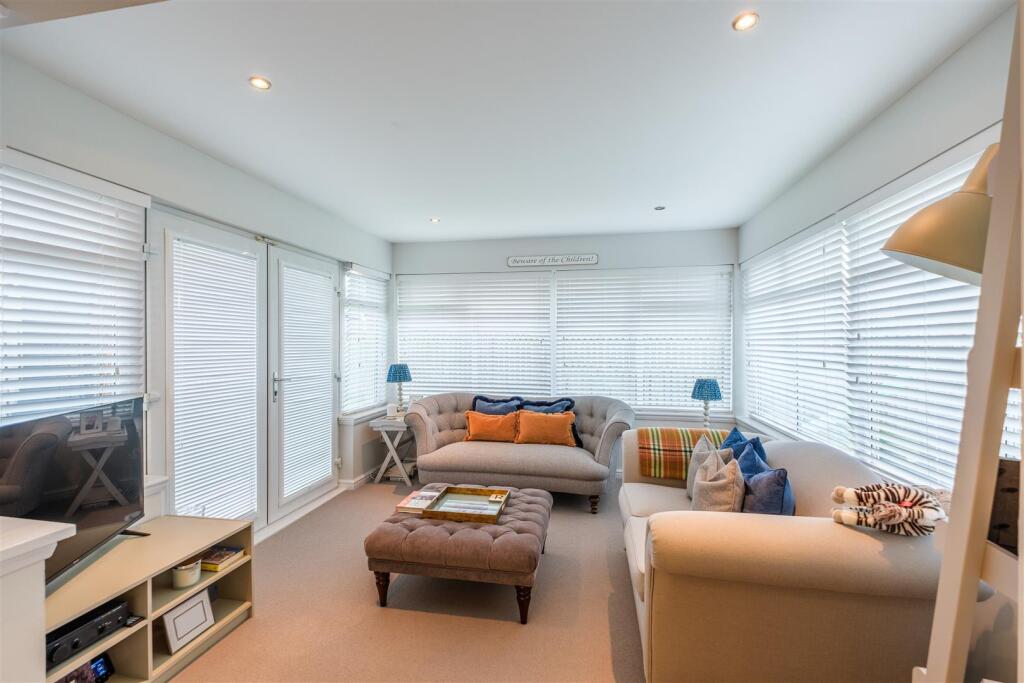 Provost Crescent, Netherburn - View 5
