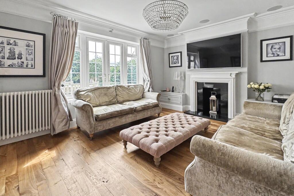 House in Southampton - More