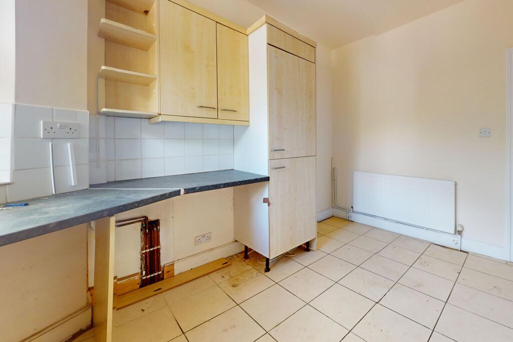 Apartment in London - More