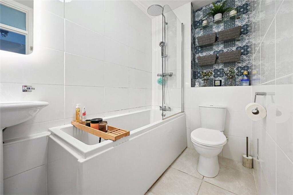 Apartment in London - View 5