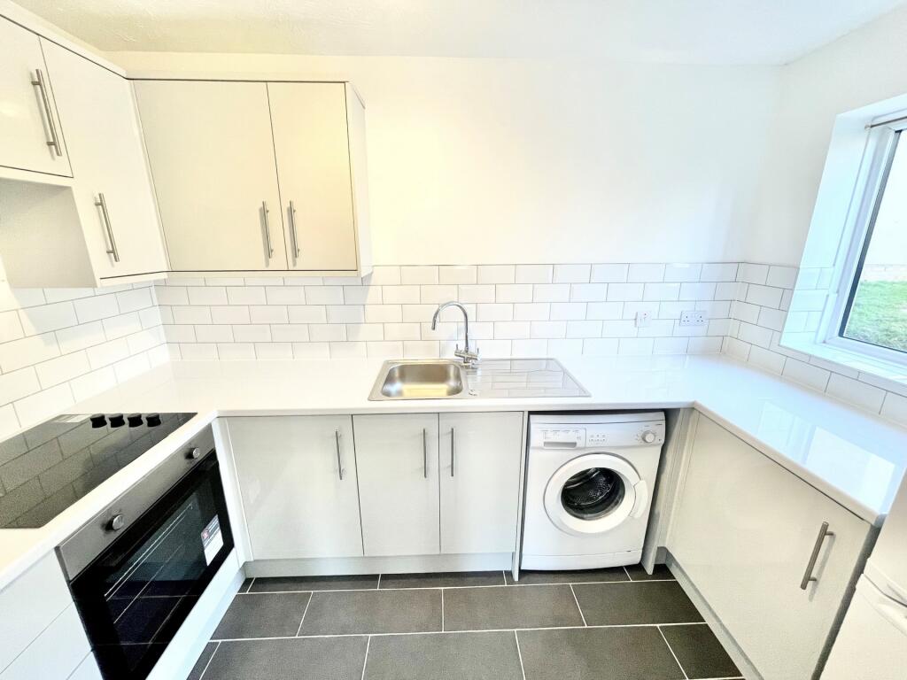 Centre Drive, Epping, CM16 photo 3