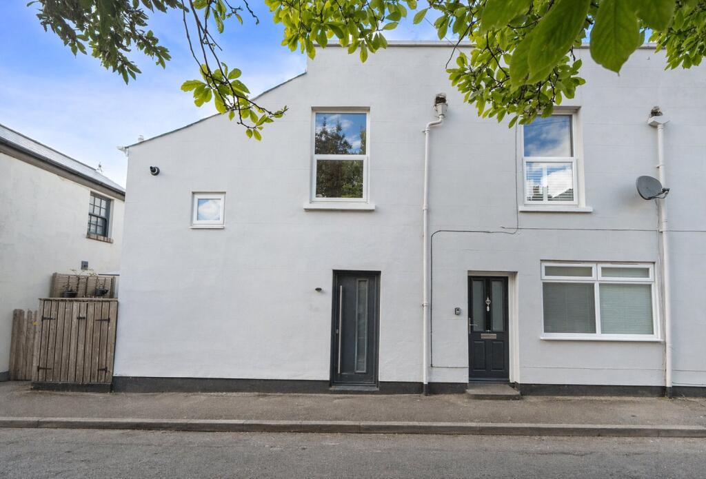Main image of property: 47b Upper Norwood Street, CHELTENHAM, Gloucestershire, GL53