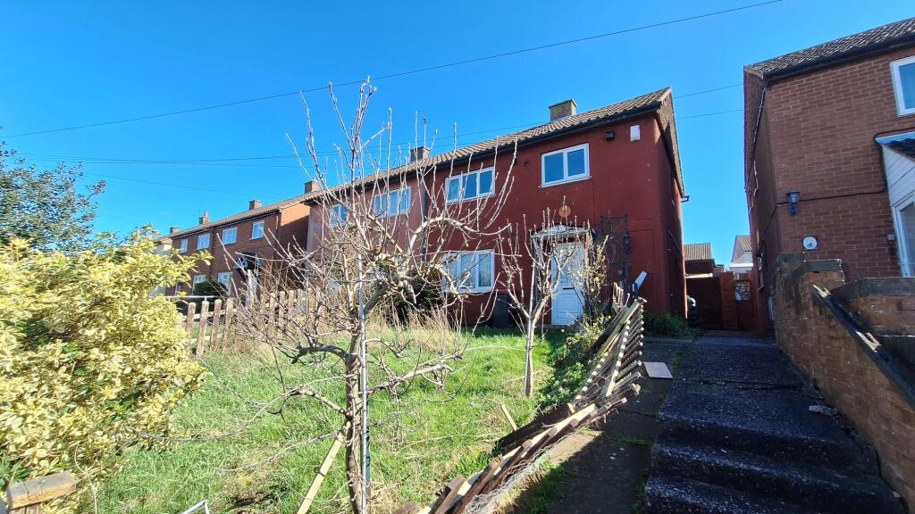 Main image of property: Kitwood Avenue, Dordon, Tamworth, B78 1PF