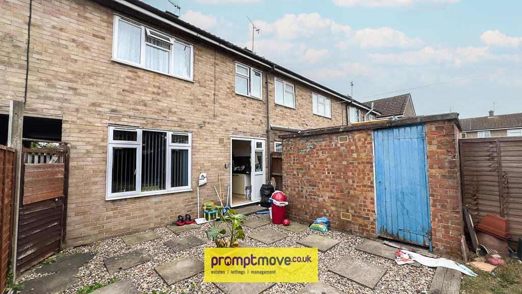 House in Houghton Regis, Central Bedfordshire - More
