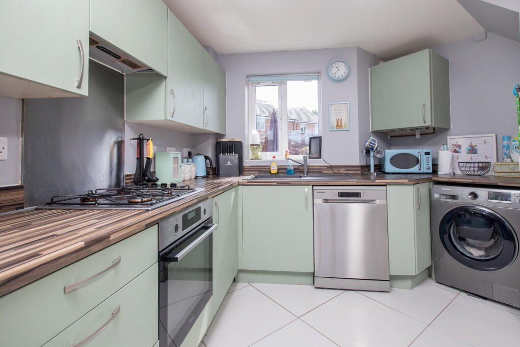 House in Northampton - View 5