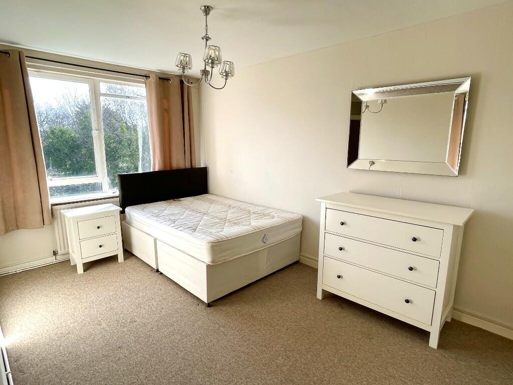 Carlton Drive, London, SW15 photo 3