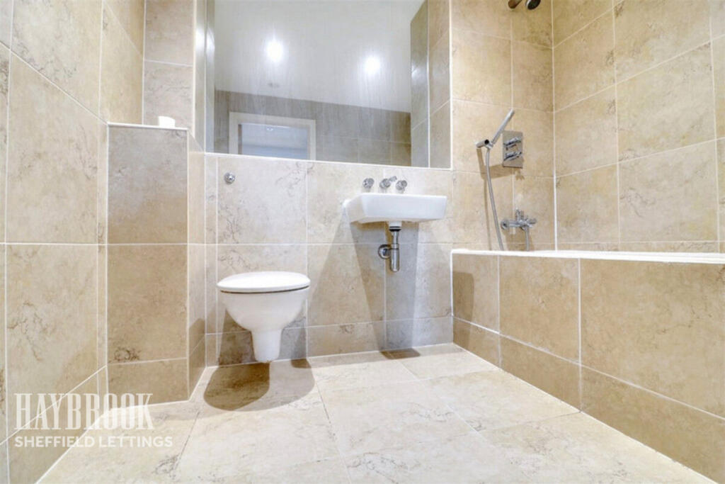 Apartment in Sheffield - View 5