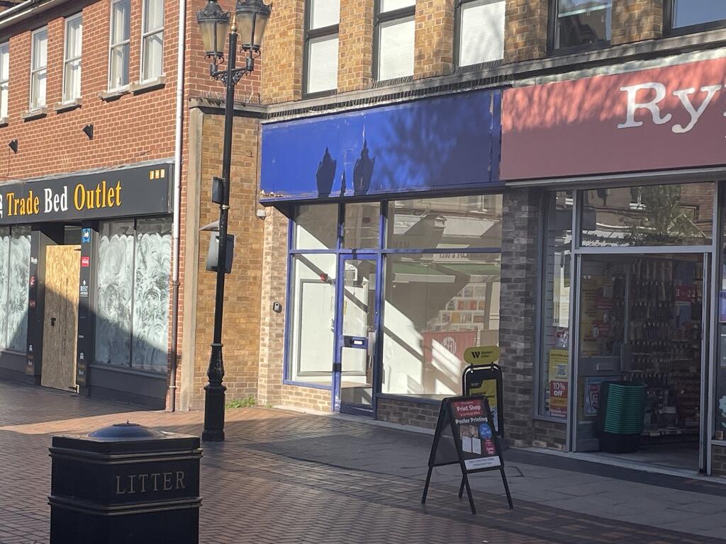 Main image of property: 27 Carolgate, Retford, Nottinghamshire, DN22 6BZ