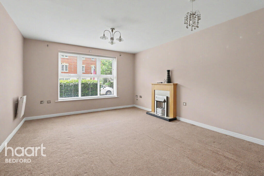 Apartment in Milton Keynes, Bedford - View 5