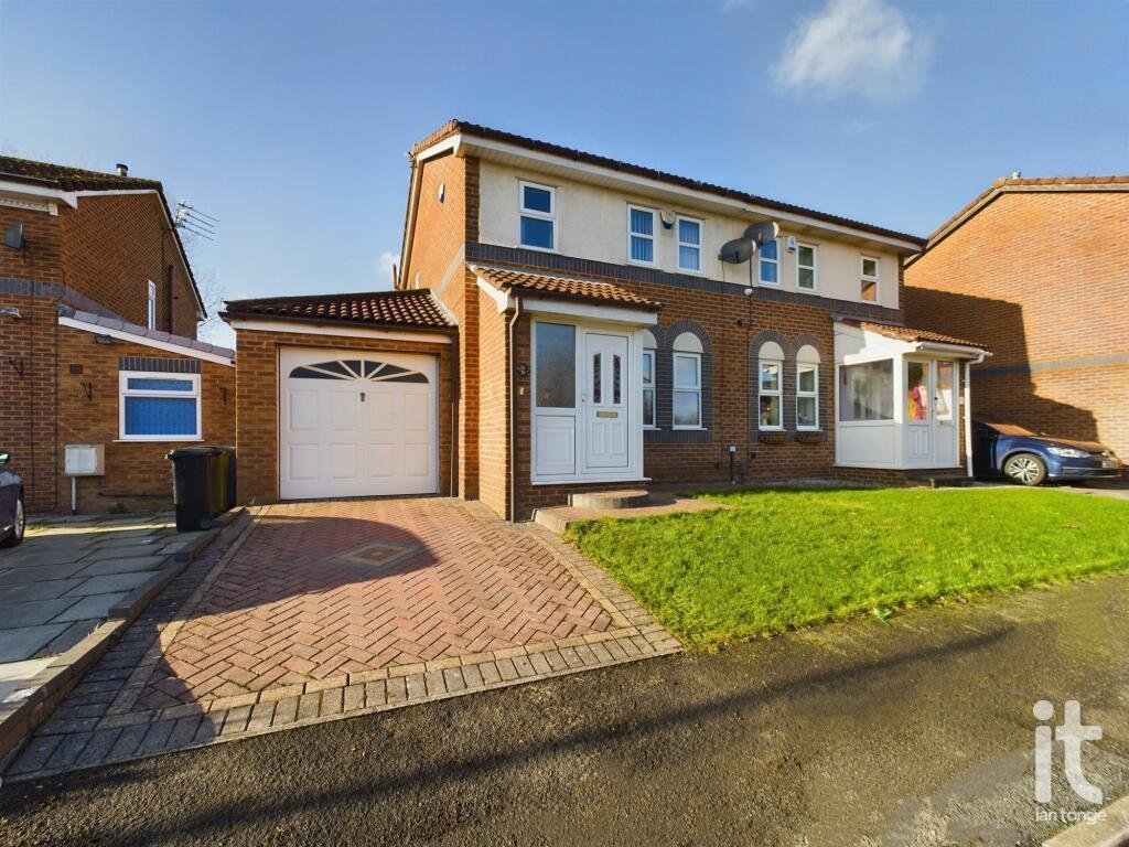 Main image of property: Farn Avenue, Reddish, Stockport
