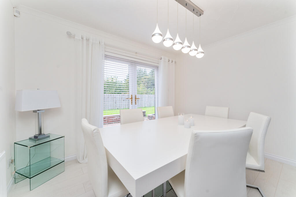 Roseburn Court, Whitelees, Cumbernauld, North Lanarkshire photo 4