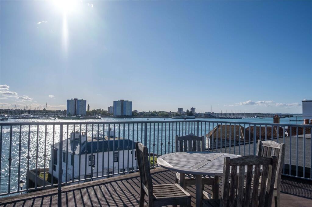 West Street, Portsmouth, Hampshire, PO1 - View 3