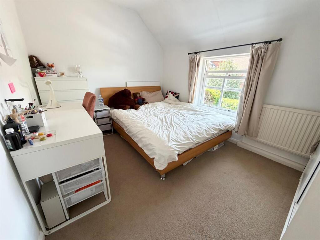 Cavalier Court, Chesham Road, Berkhamsted photo 4