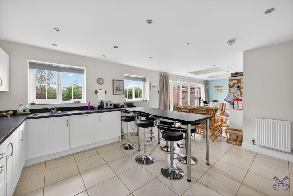Orchard Close, South Littleton, Evesham, Worcestershire, WR11 photo 3