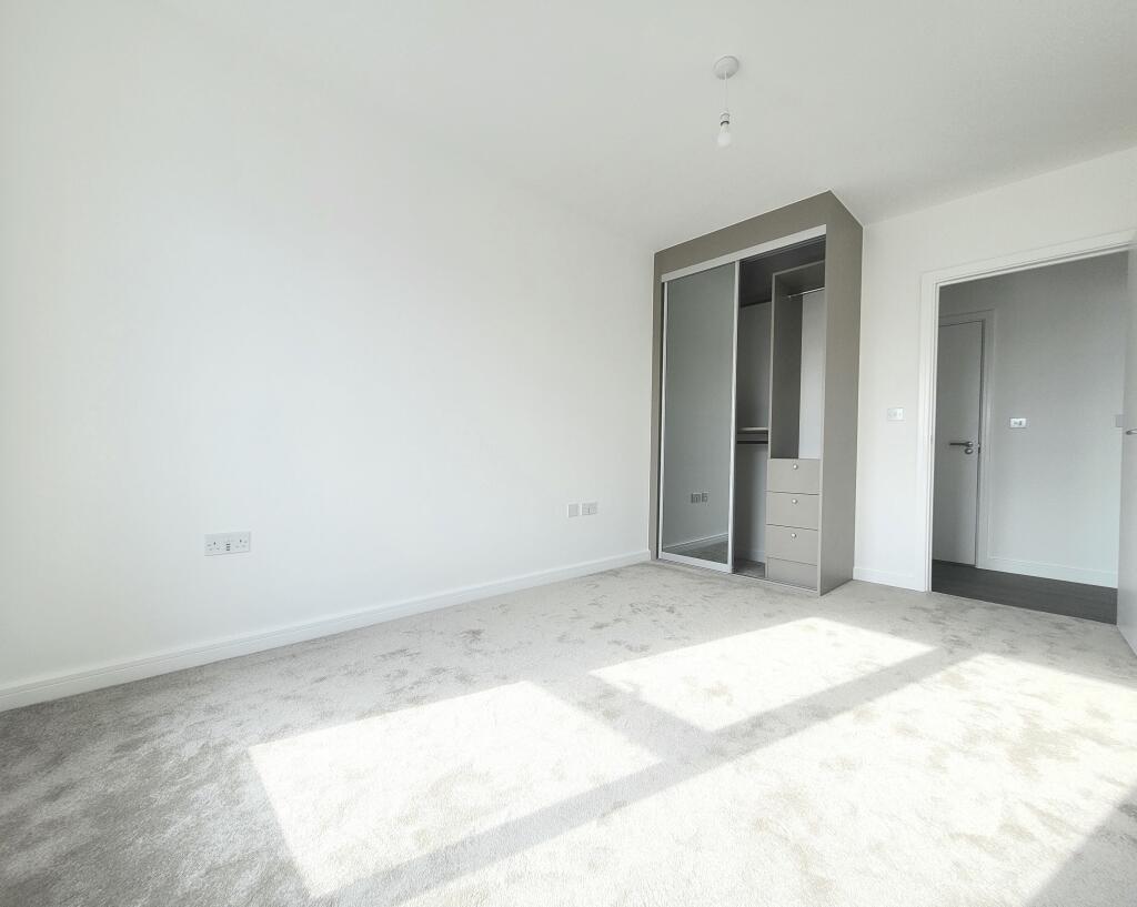 Apartment in Watford - View 4