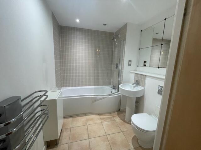 Apartment in Northampton, West Northamptonshire - View 4