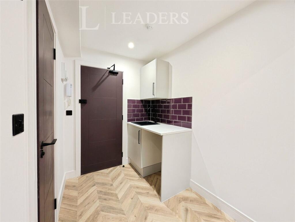 Apartment in Crawley, Broadfield - More