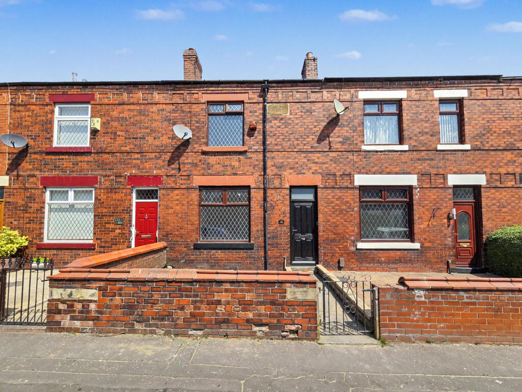 Main image of property: Bolton Road, Rochdale, Greater Manchester, OL11