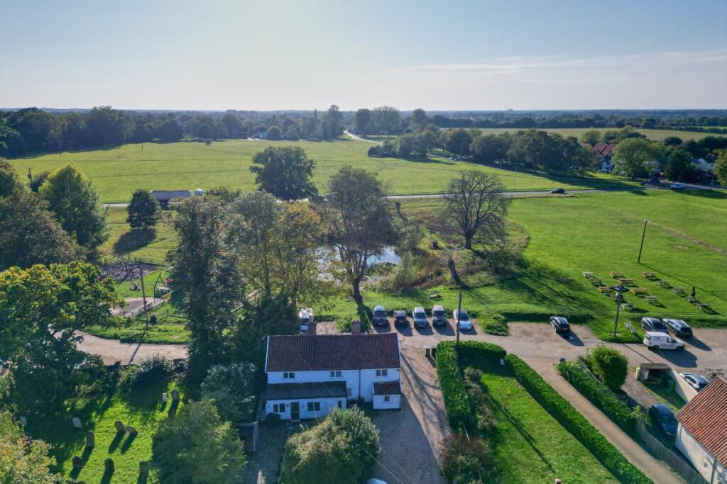 Ottomer Cottage, The Green, Old Buckenham, Attleborough, Norfolk NR17 1RN photo 4