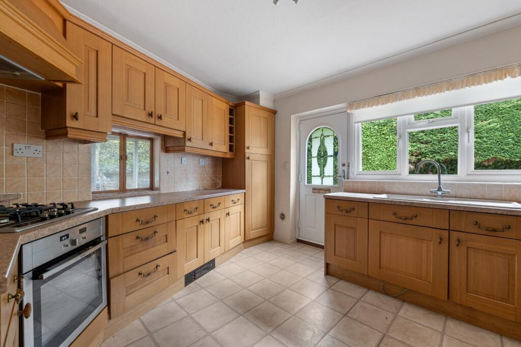 House in Haywards Heath, Lindfield - View 4