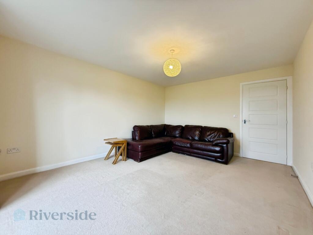 Apartment in Hull - View 4