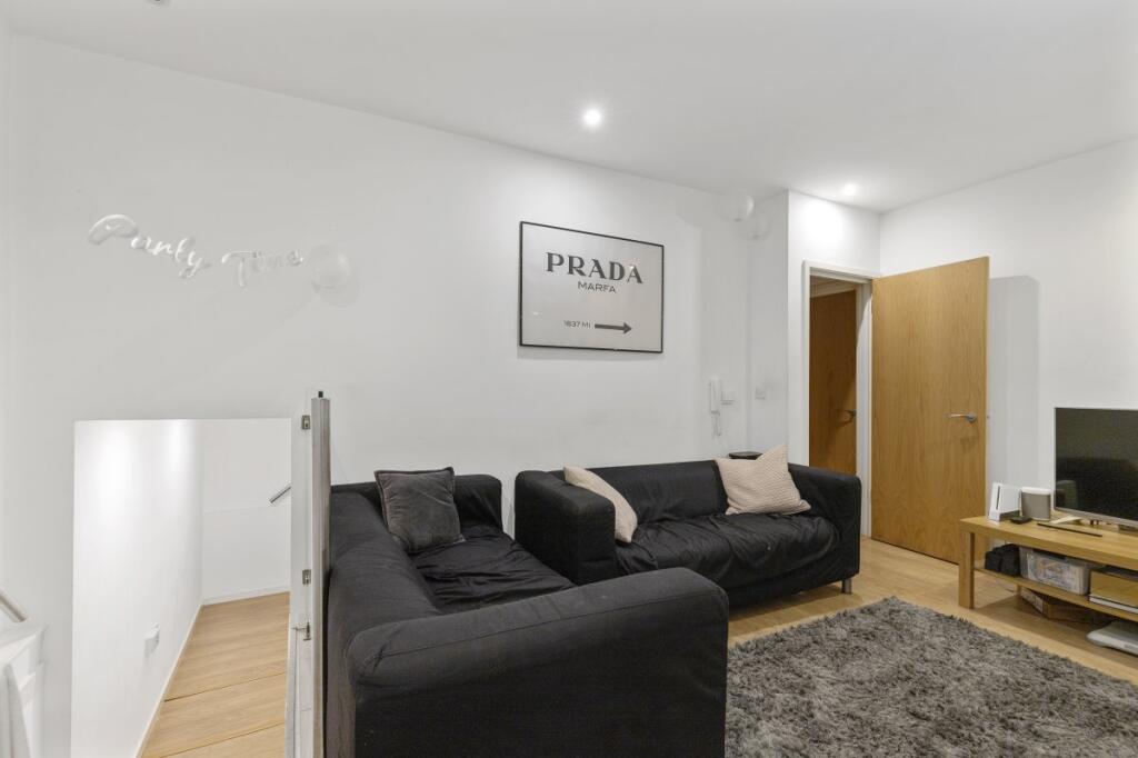Main image of property: 429 Coldharbour Lane, Sw9