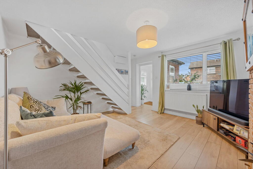House in Kettering, Brambleside - More