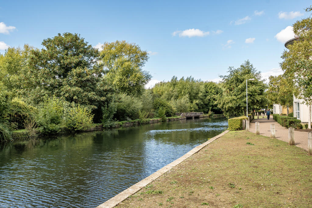 Apartment in Three Rivers, Abbots Langley - View 2