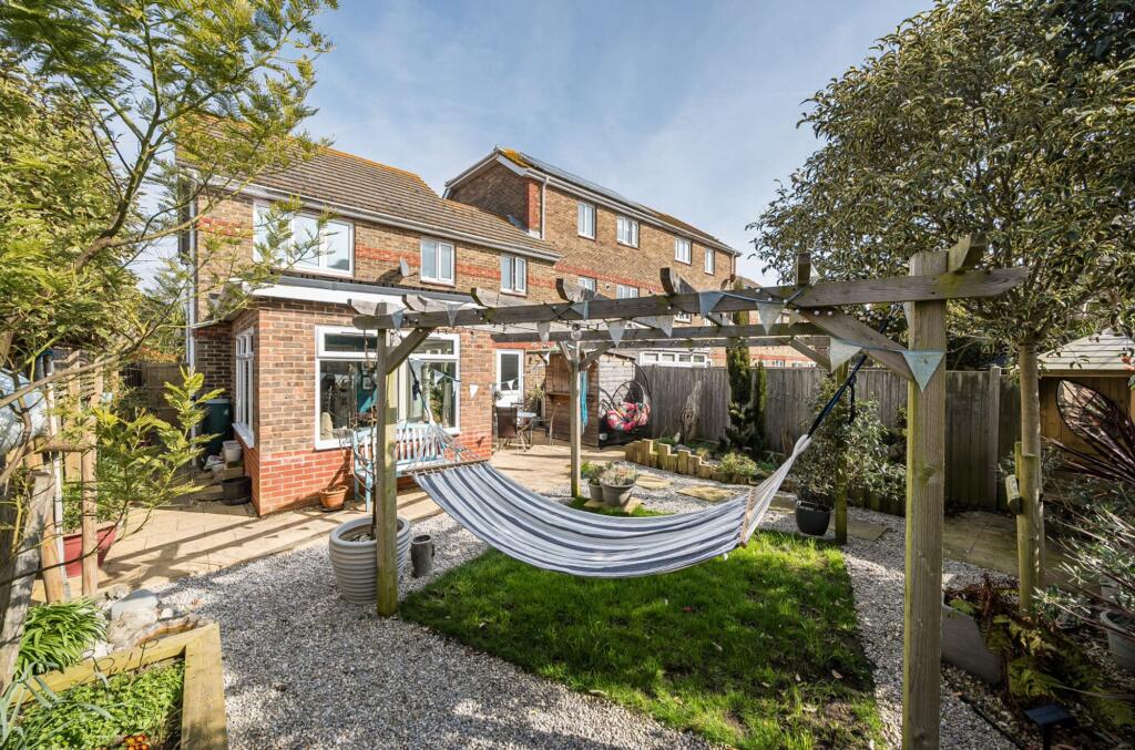 Jones Square, Selsey, PO20 - View 4