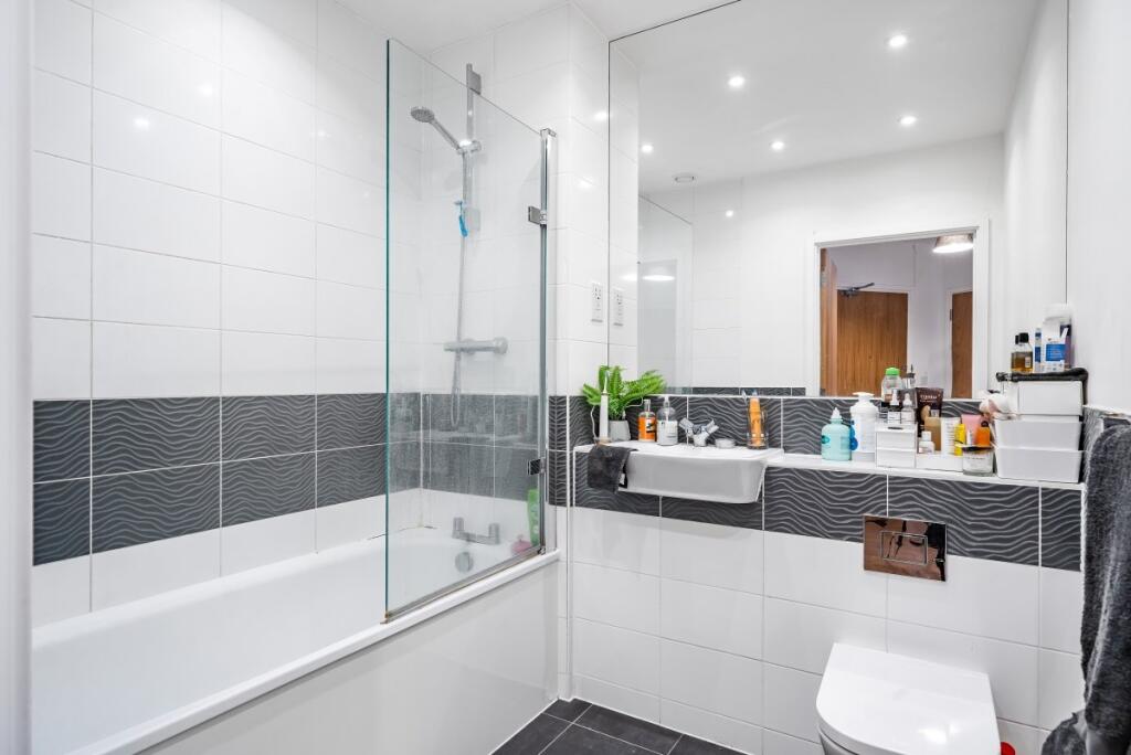 Apartment in London - View 5