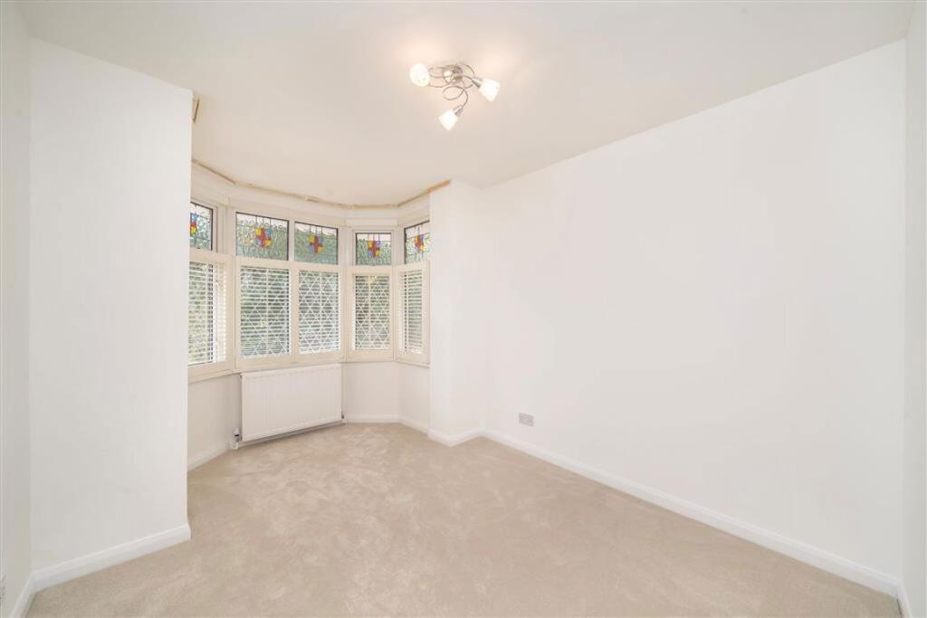 House in Bromley - View 4