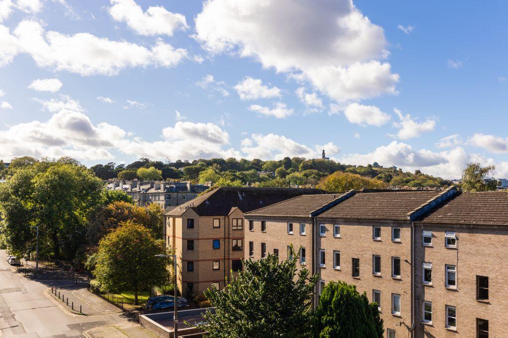 Apartment in Edinburgh, Hillside, Leith Central - More