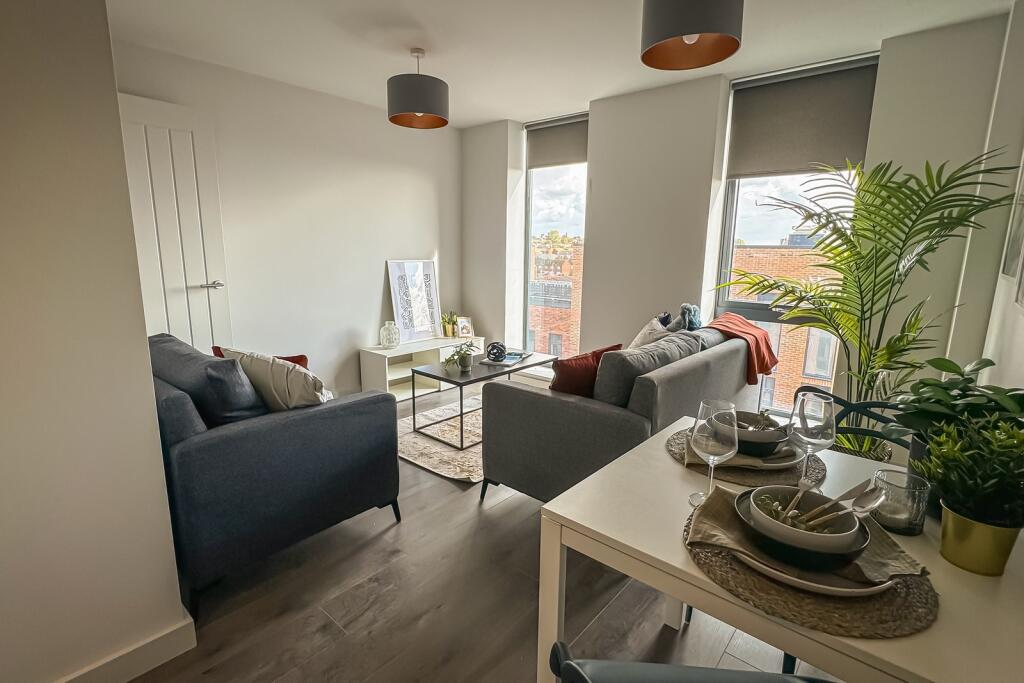 1-bed flat on One Baltic Square, Liverpool L8, £169,950