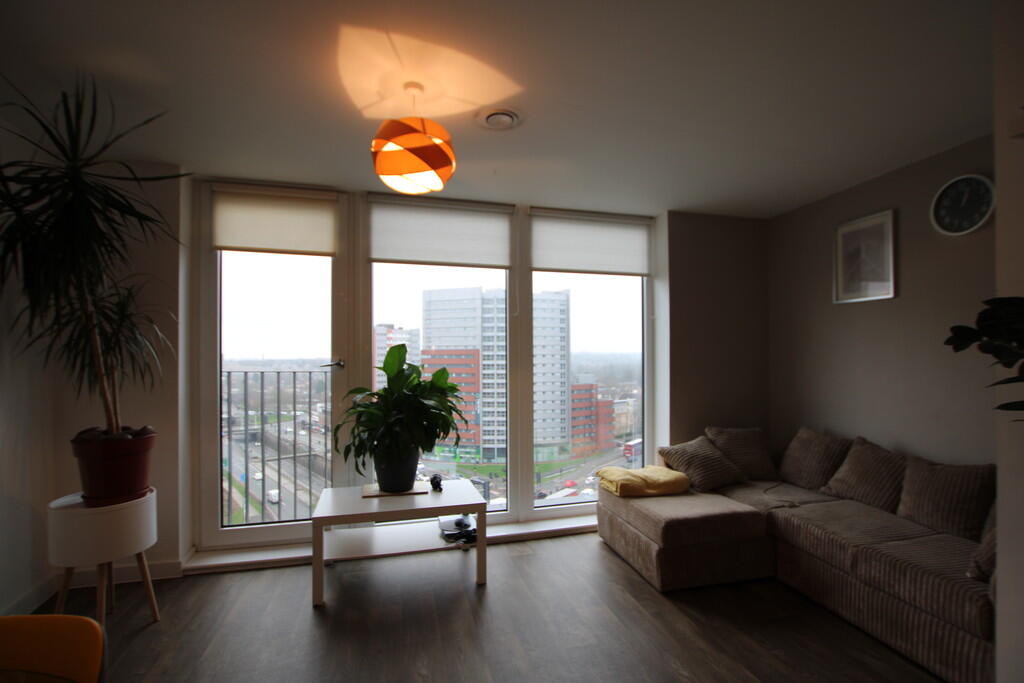 Additional image 3 of Lincoln Apartments, Lexington Gardens, Park Central, B15
