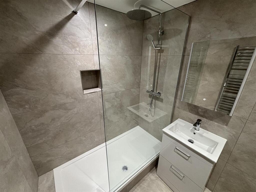 Apartment in Warrington - More