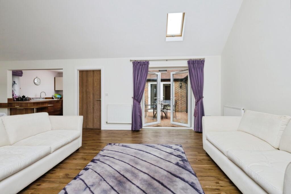 House in Tonbridge - View 4
