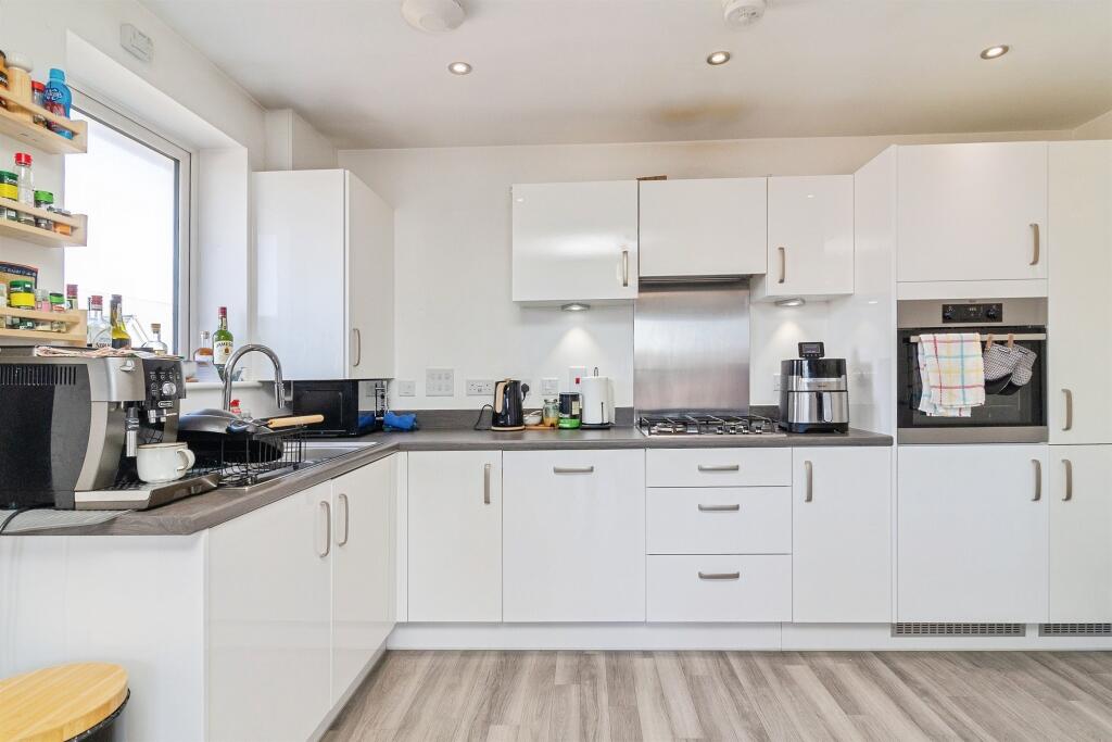 Apartment in Milton Keynes, Newton Leys, Bletchley and Fenny Stratford - View 3