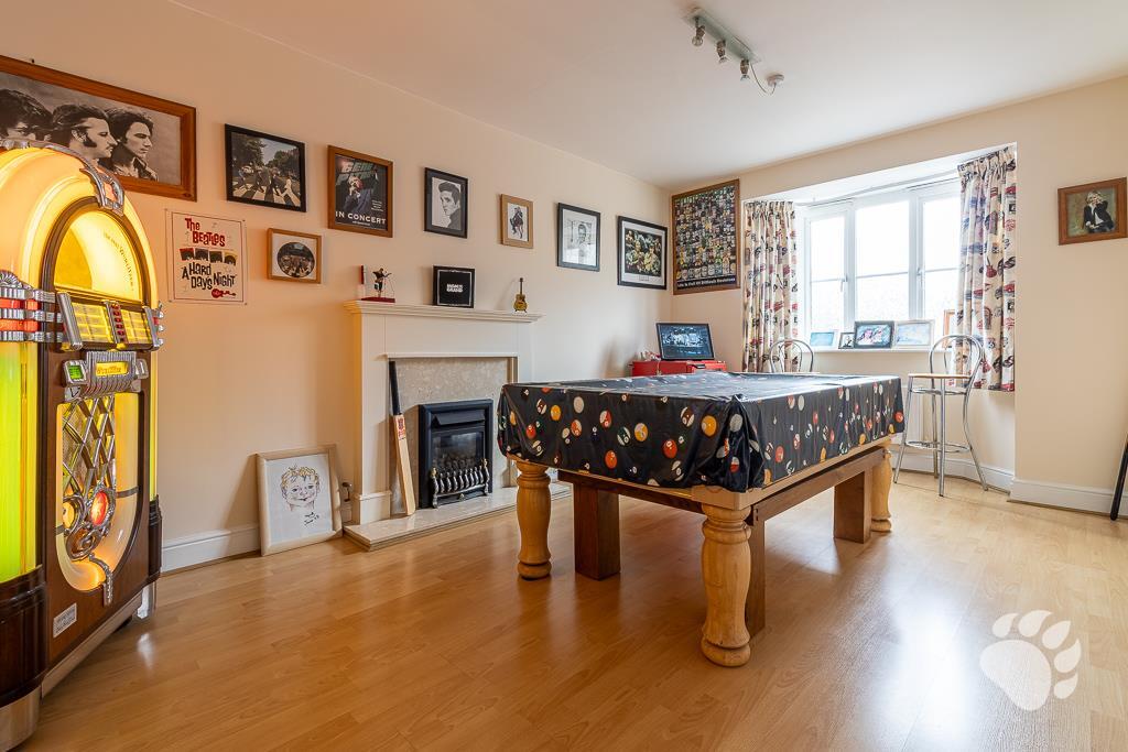 House in Basildon, Wickford - View 3
