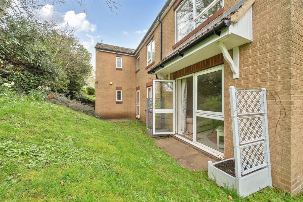 Apartment in Wrington, North Somerset - View 2