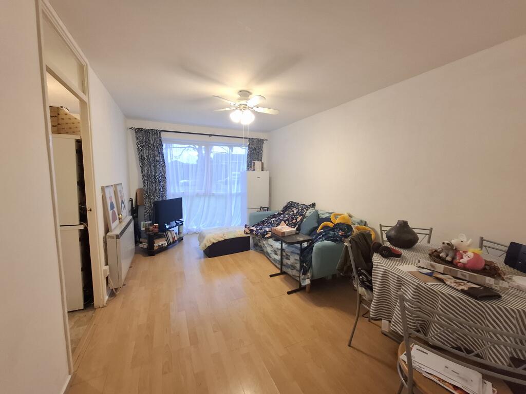 Main image of property: Roydon Court, HEMEL HEMPSTEAD